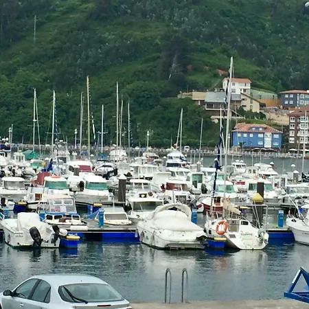 La Barquera Apartment *